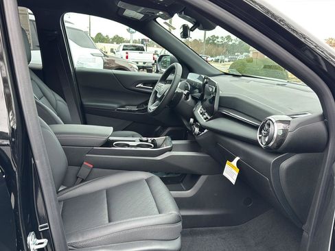 New 2026 Chevrolet Equinox LT w/ Convenience Package II image 10