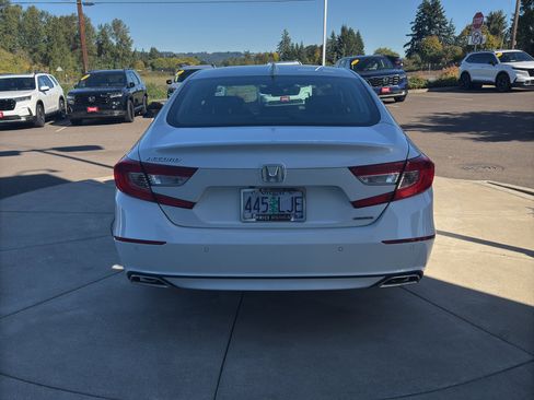 Used 2018 Honda Accord Touring image 26