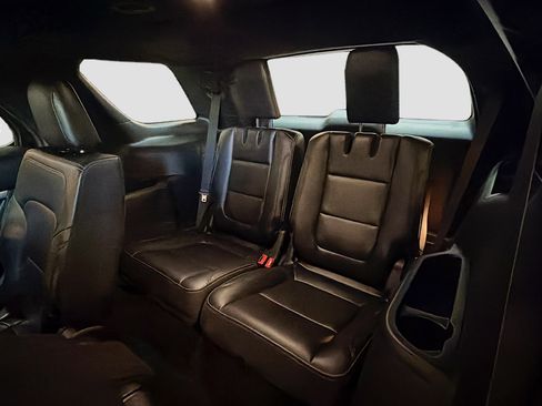 Used 2019 Ford Explorer Limited w/ Class III Trailer Tow Package image 31