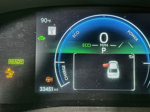 Used 2025 Toyota Camry SE FWD image 18