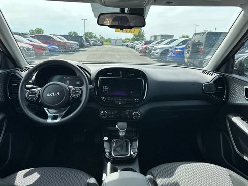 Used 2023 Kia Soul S FWD image 17