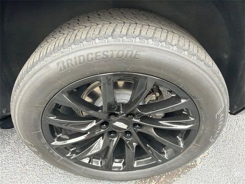 Certified 2024 Cadillac Escalade Sport Platinum w/ LPO, ONYX Package image 20