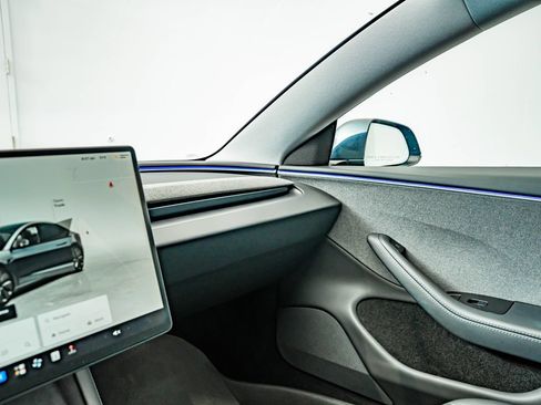 Used 2024 Tesla Model 3 Standard Range RWD image 27