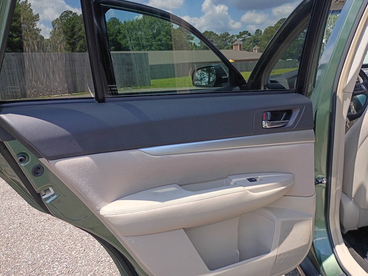 Used 2013 Subaru Outback 2.5i Premium AWD/4WD image 18