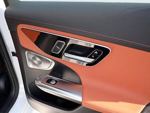 Used 2025 Mercedes-Benz C 300 4MATIC Sedan image 27