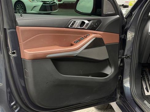 Used 2022 BMW X5 M50i AWD/4WD image 21