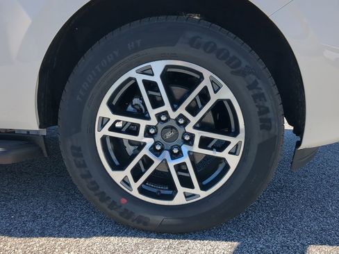 New 2026 Ford Expedition Active RWD image 9