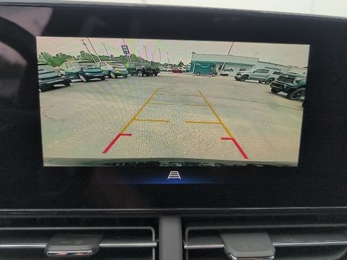 Used 2024 Chevrolet Trax RS w/ Sunroof Package FWD image 27