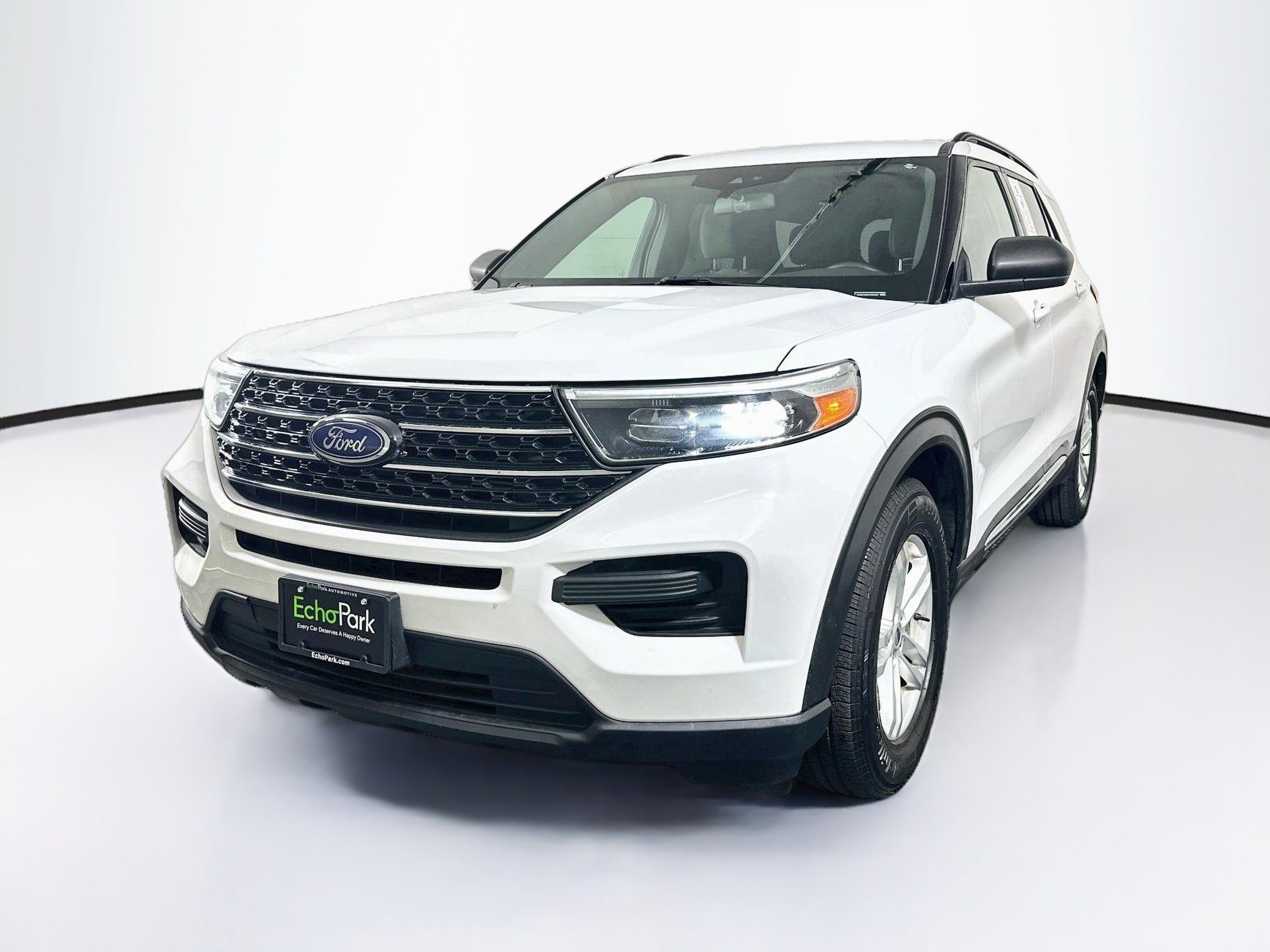 Used 2020 Ford Explorer XLT RWD image 3