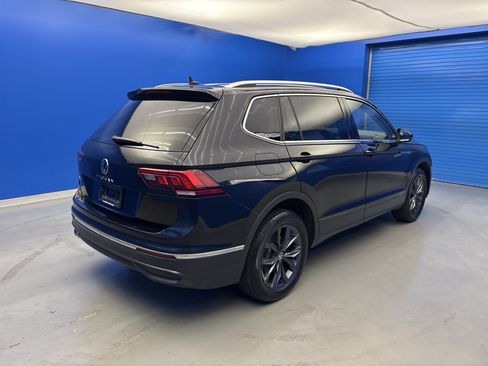 Certified 2023 Volkswagen Tiguan SE FWD image 7
