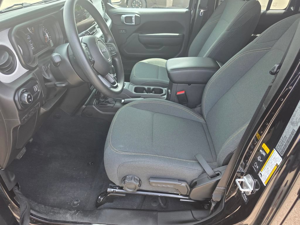 Used 2025 Jeep Gladiator Sport AWD/4WD image 14
