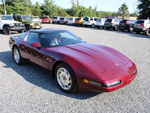 Used 1993 Chevrolet Corvette Coupe RWD image 4