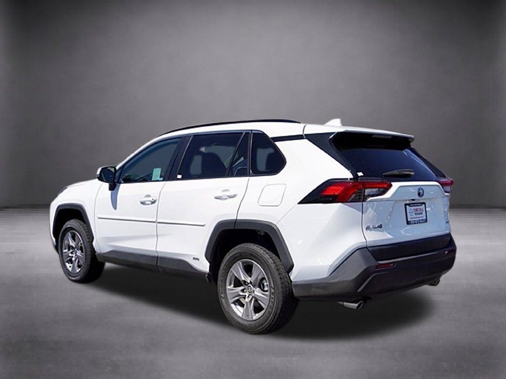 Used 2024 Toyota RAV4 LE AWD/4WD image 7
