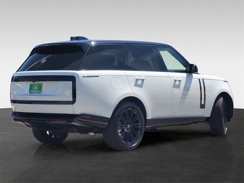 New 2025 Land Rover Range Rover SE image 4