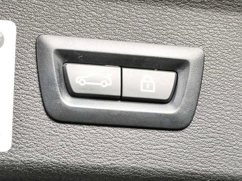 Used 2018 BMW X1 xDrive28i w/ M Sport Package AWD/4WD image 28