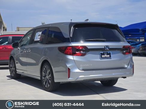 New 2026 Honda Odyssey Touring image 3