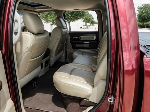 Used 2018 RAM 2500 Laramie w/ Convenience Group AWD/4WD image 34