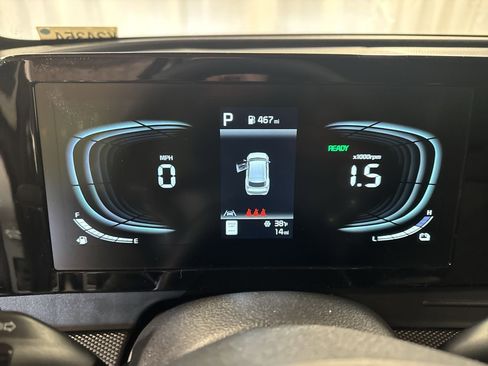 Certified 2025 Kia Sportage LX image 18