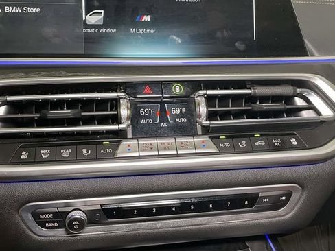 Used 2022 BMW X7 xDrive40i w/ M Sport Package AWD/4WD image 34