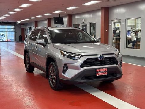 Used 2023 Toyota RAV4 XLE Premium AWD/4WD image 2