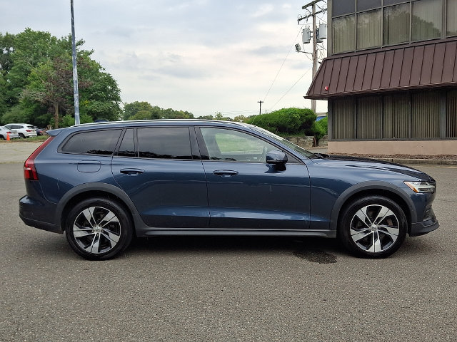 Used 2020 Volvo V60 T5 Cross Country w/ Protection Package Premier AWD/4WD image 12