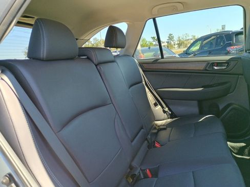 Used 2018 Subaru Outback 3.6R Limited image 21