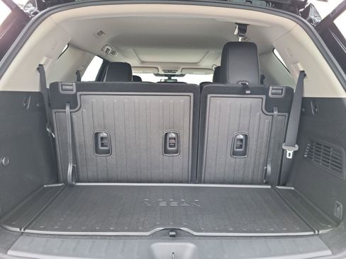 New 2025 Nissan Pathfinder Platinum w/ Black Appearance Package image 24