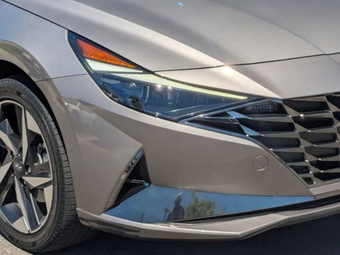 Used 2023 Hyundai Elantra Limited image 10