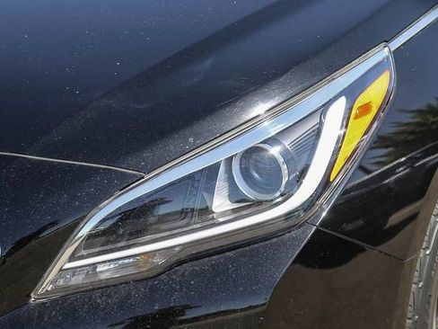 Used 2016 Hyundai Sonata Limited FWD image 8