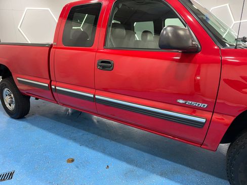 Used 1999 Chevrolet Silverado 2500 2WD Extended Cab w/ Exterior Appearance Pkg image 11