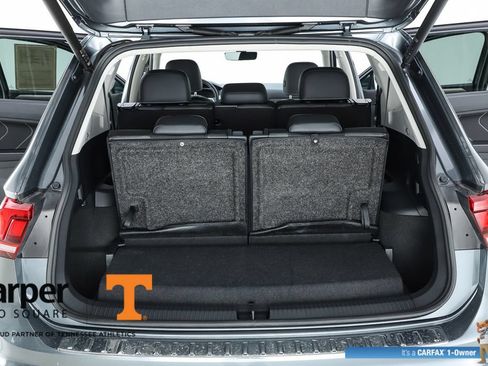 Used 2024 Volkswagen Tiguan SE w/ Panoramic Sunroof Package FWD image 28