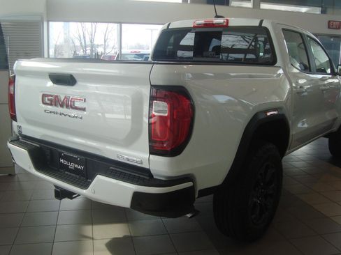 New 2025 GMC Canyon Elevation w/ Convenience Package image 3