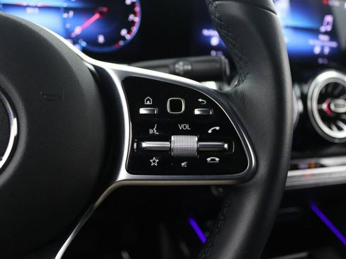 Certified 2022 Mercedes-Benz GLB 250 4MATIC image 15