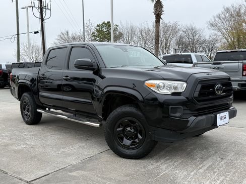 Used 2020 Toyota Tacoma SR image 2