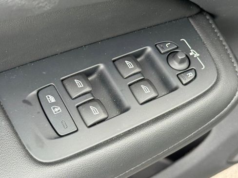 Certified 2024 Volvo S60 B5 Plus w/ Climate Package image 24