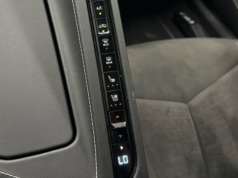Used 2023 Chevrolet Corvette Z06 RWD image 30