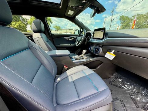 Used 2025 Chevrolet Blazer RS w/ Driver Confidence II Package FWD image 13