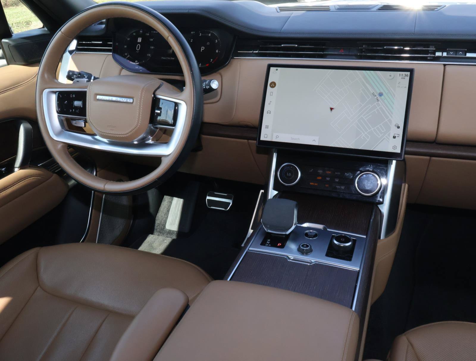 Used 2023 Land Rover Range Rover Long Wheelbase Autobiography AWD/4WD image 12