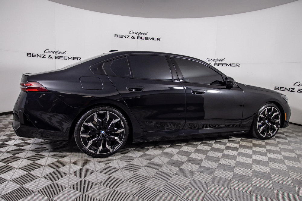 Used 2026 BMW i5 eDrive40 w/ M Sport Package RWD image 4