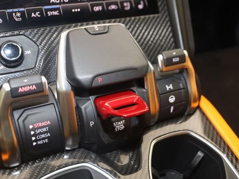 Used 2021 Lamborghini Urus image 7