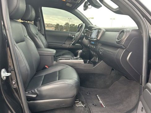 Used 2023 Toyota Tacoma TRD Off-Road image 29