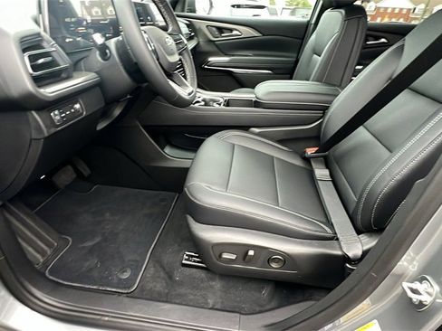 New 2026 Chevrolet Traverse LT image 13