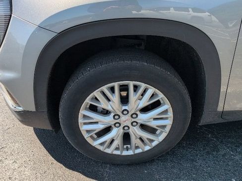Used 2024 GMC Acadia Elevation FWD image 4