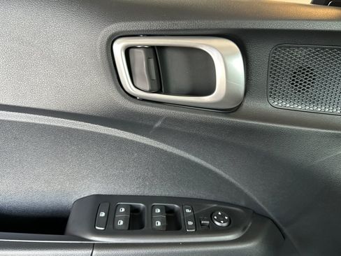 Used 2026 Hyundai Venue SEL FWD image 11
