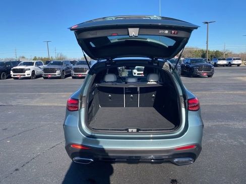 Used 2025 Mercedes-Benz GLC 300 4MATIC image 40