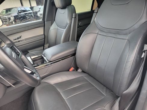 Used 2025 Land Rover Range Rover Sport SE AWD/4WD image 16