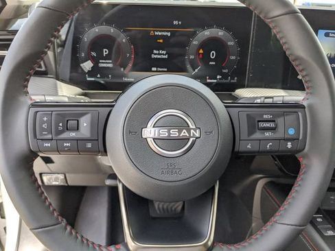 Certified 2025 Nissan Kicks SR FWD image 39