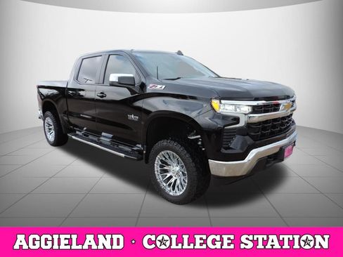 Used 2025 Chevrolet Silverado 1500 LT w/ Texas Edition Plus AWD/4WD image 3