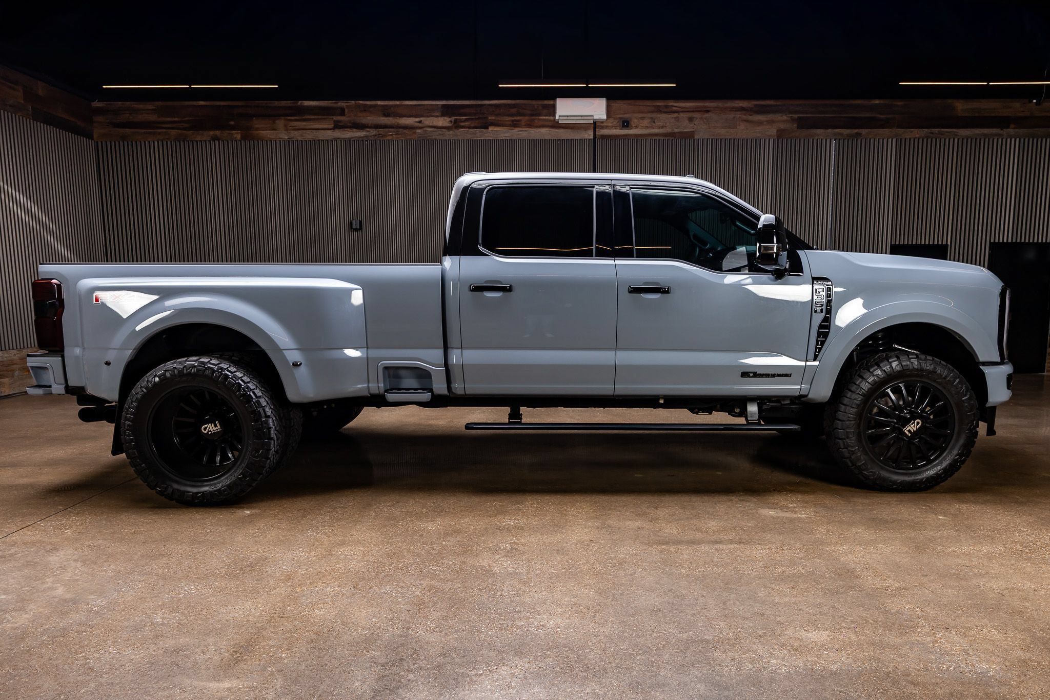 Used 2026 Ford F350 Platinum AWD/4WD image 11