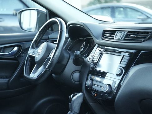 Used 2020 Nissan Rogue Sport SV w/ All-Weather Package image 12